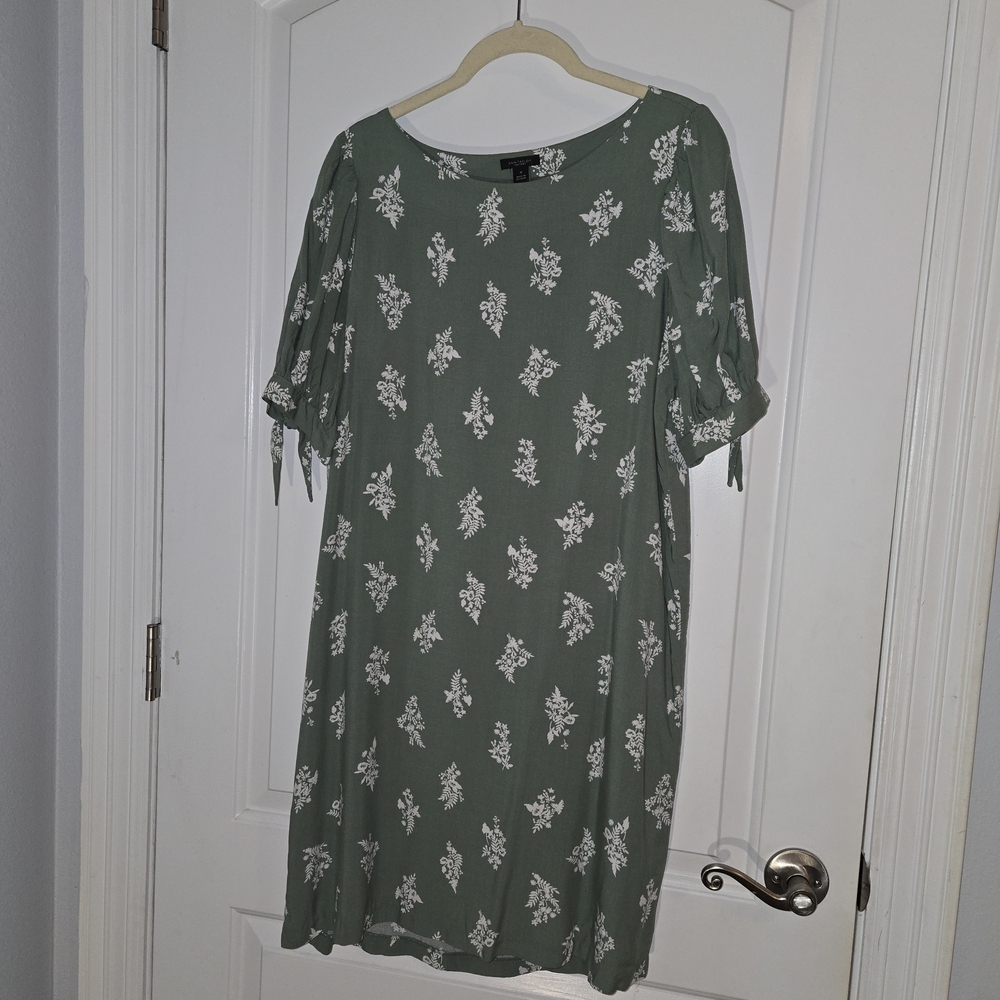 Ann Taylor Factory Sage Floral Midi Dress